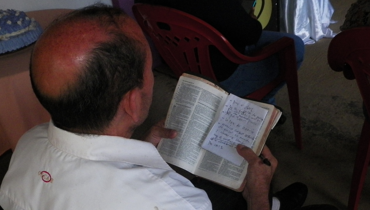 <span style="font-weight: bold; font-style: italic;">DISCIPULADO </span>